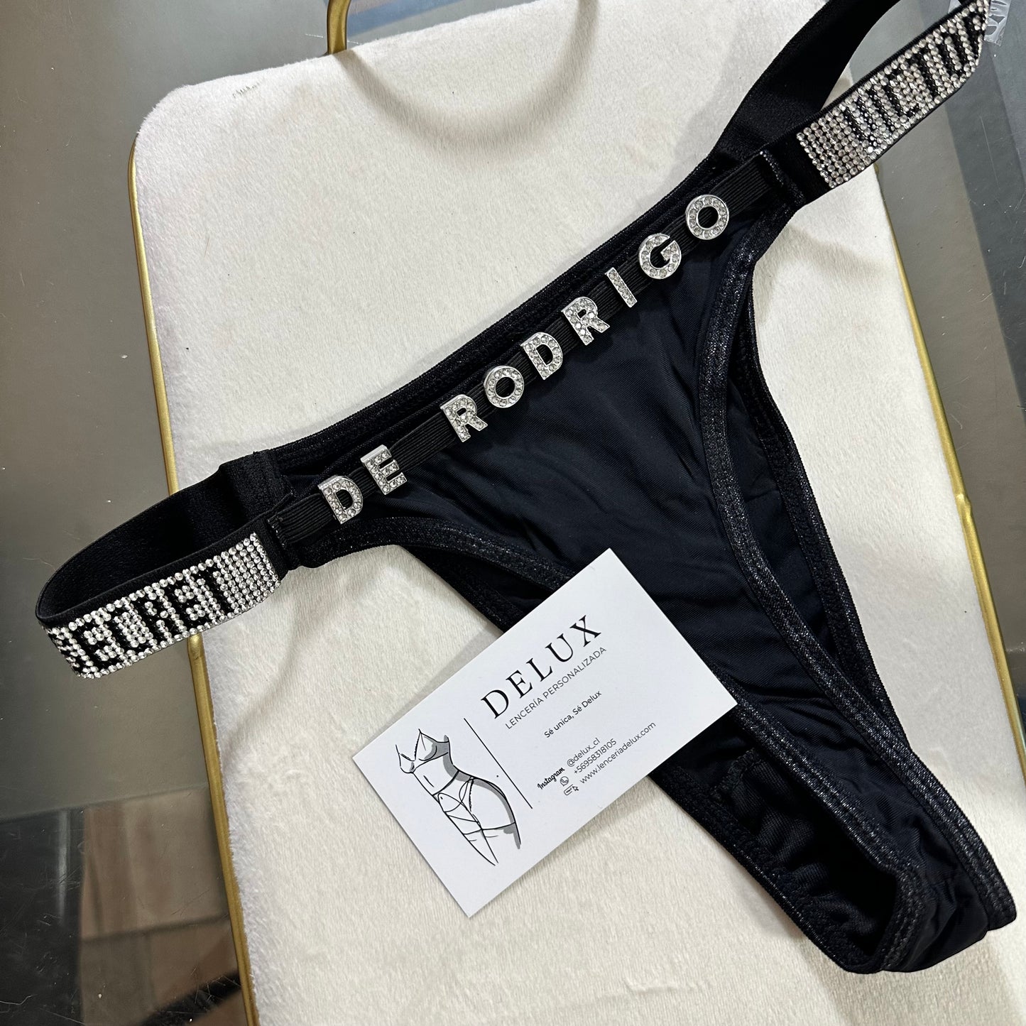 Modelo #36 con LETRAS BRILLANTES, desde