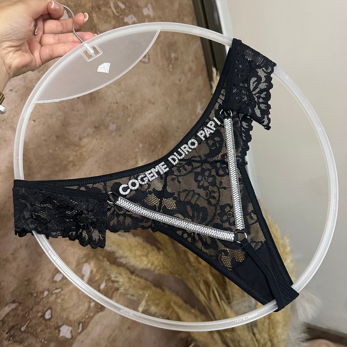 Modelo #60 con Estilo Bichota Shine, desde
